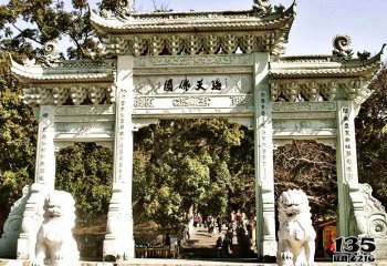 牌坊雕塑-海天佛国寺庙景区门口装饰三门仿斗拱石雕牌坊