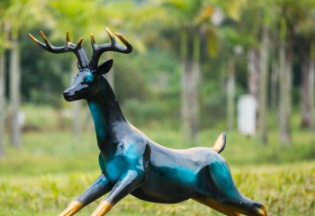 梅花鹿雕塑-景区玻璃钢彩绘一只奔跑跳跃的梅花鹿雕塑