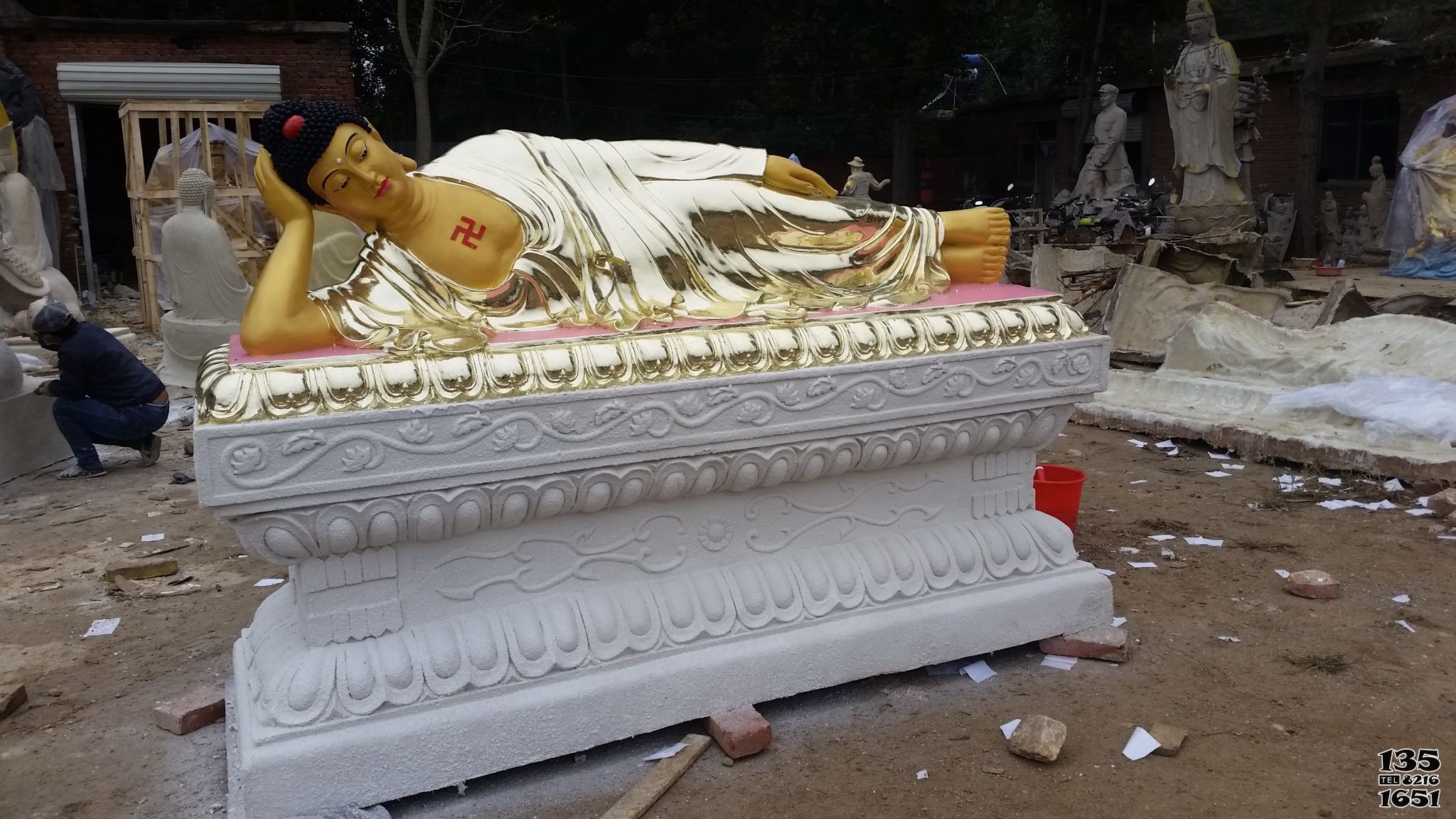 卧佛雕塑-寺庙大型玻璃钢鎏金卧佛雕塑 卧佛雕塑-寺庙大型玻璃钢鎏金卧佛雕塑高清图片