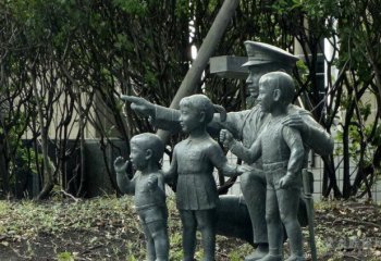 解放军雕塑-公园铜雕小朋友和解放军雕塑