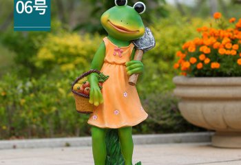 青蛙雕塑-广场一只穿裙子的玻璃钢青蛙雕塑