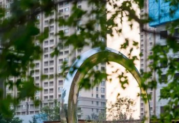 圆环雕塑-别墅草坪不锈钢镜面大型户外景观圆环雕塑