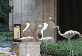 鹤雕塑-公园不锈钢镜面喷泉中的鹤雕塑