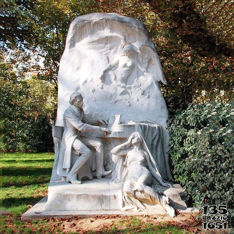 肖邦雕塑-公园石雕浪漫主义音乐代表人物肖邦雕塑高清图片