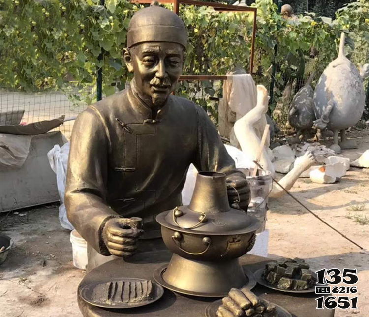 火锅雕塑-景区广场摆放吃火锅的古代人物黄铜雕塑高清图片