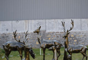 梅花鹿雕塑-公园大型景观装饰品玻璃钢仿铜梅花鹿雕塑