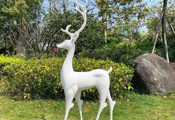 梅花鹿雕塑-户外园林大型景观玻璃钢白色梅花鹿雕塑
