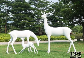 梅花鹿雕塑-公园草坪创意玻璃钢一家三口白色梅花鹿雕塑