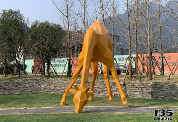 长颈鹿雕塑-公园创意玻璃钢几何橙色的长颈鹿雕塑