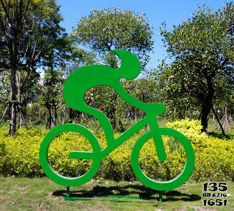 自行车雕塑-新户外大型剪影自行车运动人物玻璃钢体育馆健身场所装饰雕塑高清图片