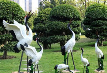 丹顶鹤雕塑-公园草坪大型仿真动物丹顶鹤雕塑