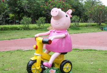 小猪雕塑-户外园林彩绘佩奇骑车玻璃钢雕塑