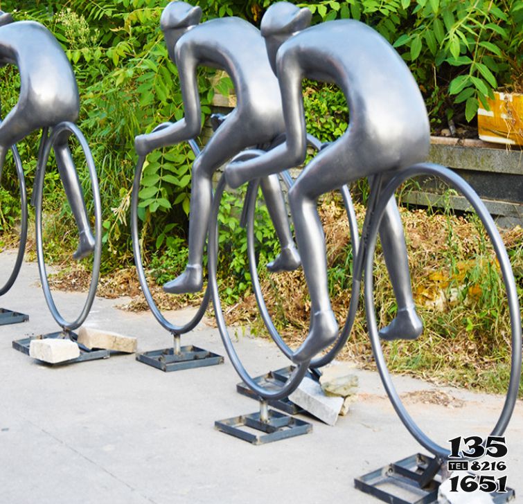 自行车雕塑-玻璃钢仿铜抽象体育人物运动员骑车子比赛雕像高清图片
