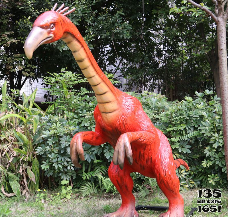 恐龙雕塑-户外草坪玻璃钢红色恐龙雕塑高清图片