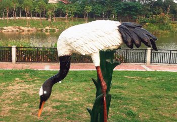 仙鹤雕塑-景区创意玻璃钢仿真动物鹤雕塑