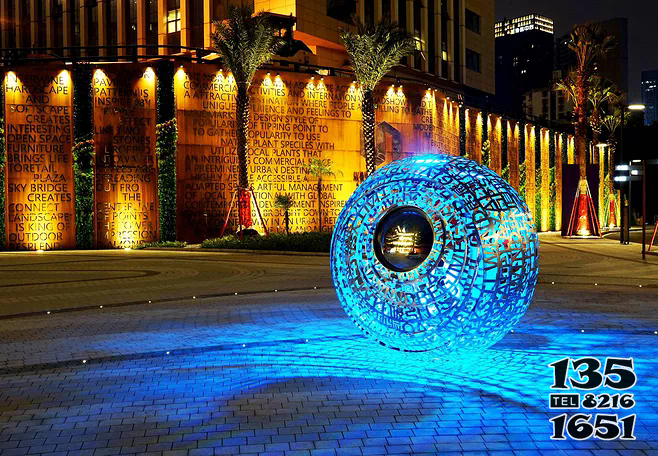 圆球雕塑-户外广场不锈钢镂空照明圆球雕塑高清图片