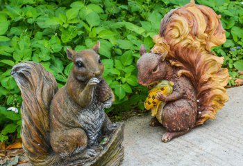 松鼠雕塑-景区两只吃松子和抱着玉米的玻璃钢松鼠雕塑