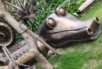 鳄鱼雕塑-草地摆放的玻璃钢创意鳄鱼雕塑