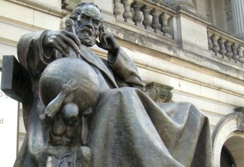 伽利略雕塑-广场街道铜雕坐着的世界名人伽利略雕塑