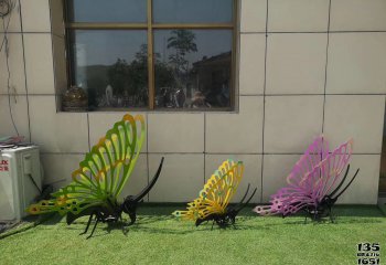 蝴蝶雕塑-玻璃钢彩绘庭院蝴蝶雕塑