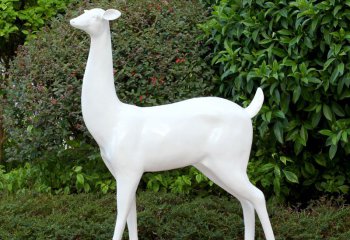 鹿雕塑-公园玻璃钢一只行走的白色鹿雕塑