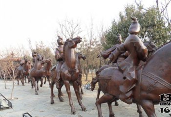 骑马雕塑-公园景区创意不锈钢仿铜众人出游骑马雕塑