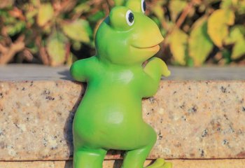 青蛙雕塑-村庄创意玻璃钢青蛙雕塑
