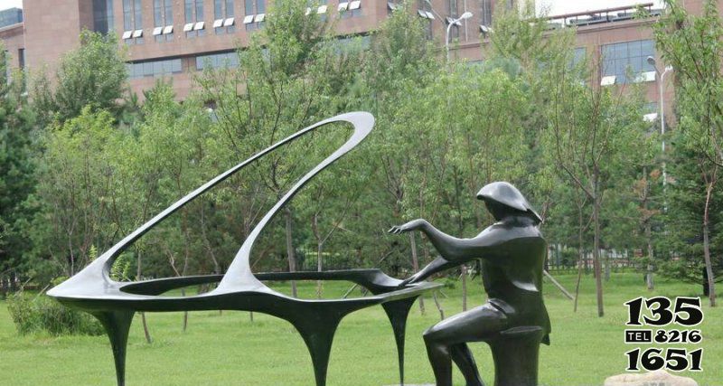 钢琴雕塑-公园装饰摆件一位弹钢琴的不锈钢抽象钢琴雕塑