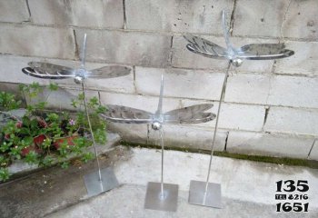 蜻蜓雕塑-别墅园林摆放镜面不锈钢蜻蜓雕塑