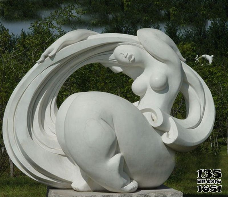 美女雕塑-公园抽象石雕美女雕塑高清图片