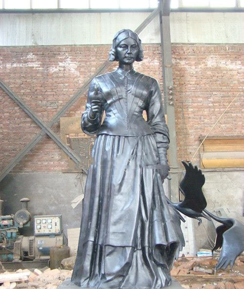 南丁格尔雕塑-医院校园铜雕西方名人南丁格尔雕塑高清图片