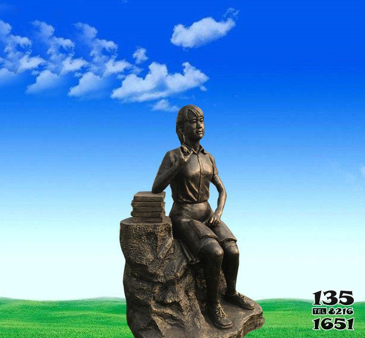 美女雕塑-广场铜雕休息人的美女雕塑高清图片