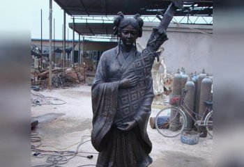 女性雕塑-景区创意不锈钢仿铜抱乐器的女性雕塑