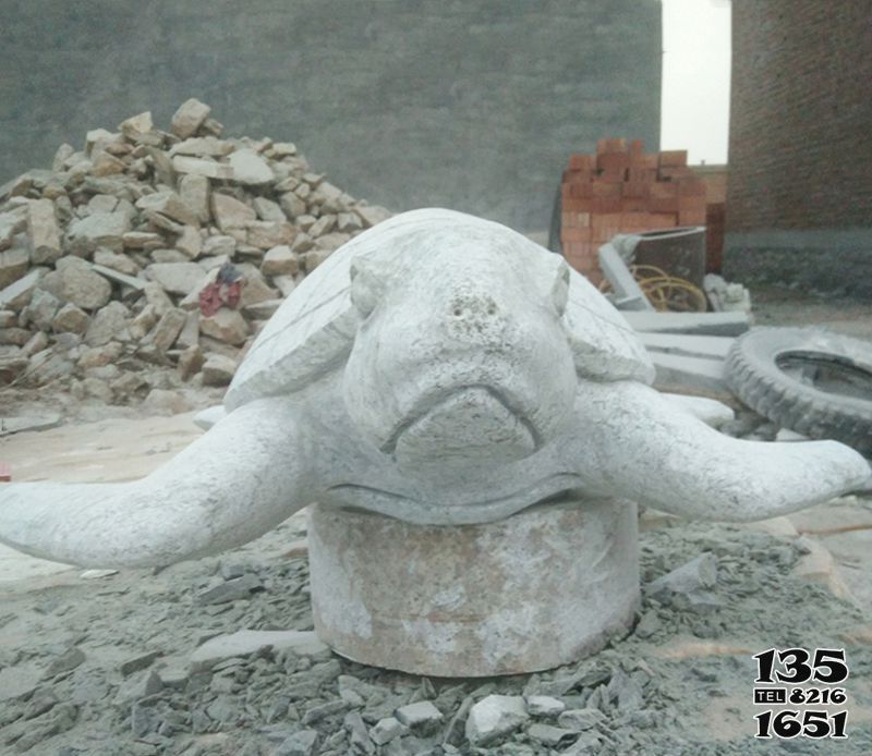 乌龟雕塑-景区池塘大理石石雕浮雕乌龟雕塑高清图片