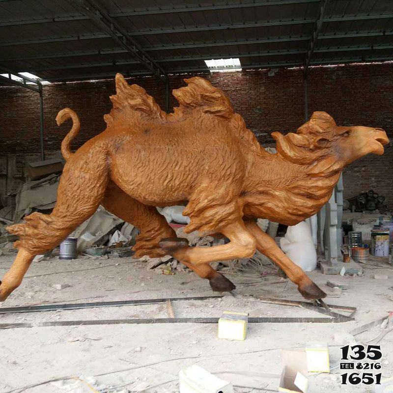 骆驼雕塑-公园里奔跑的玻璃钢创意骆驼雕塑