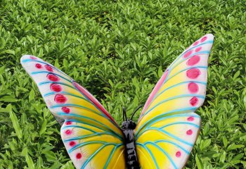 蝴蝶雕塑-玻璃钢彩绘游乐园蝴蝶雕塑