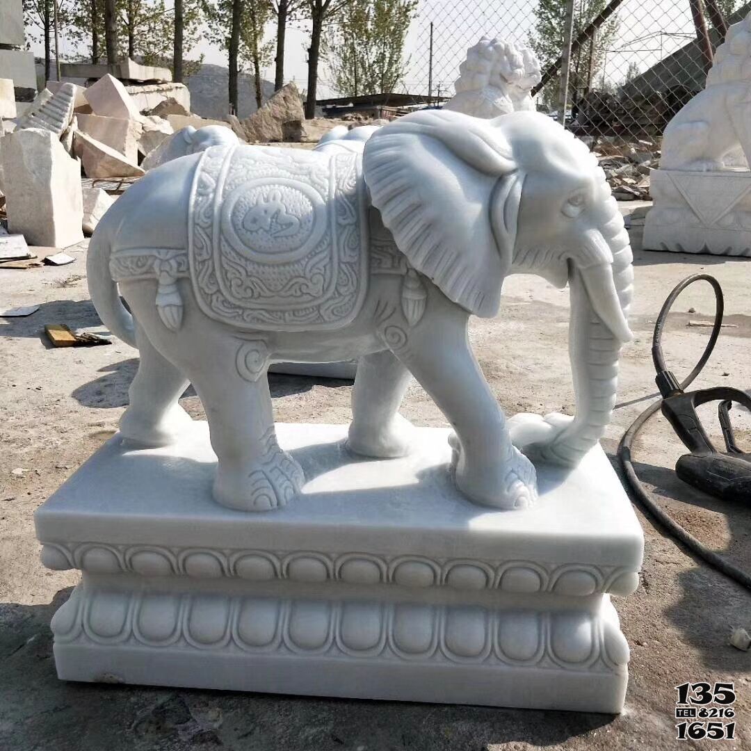 大象雕塑-别墅庭院门口摆放大理石雕刻大象雕塑高清图片