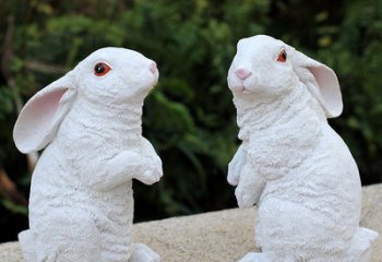 兔子雕塑-儿童乐园两只白色玻璃钢兔子雕塑