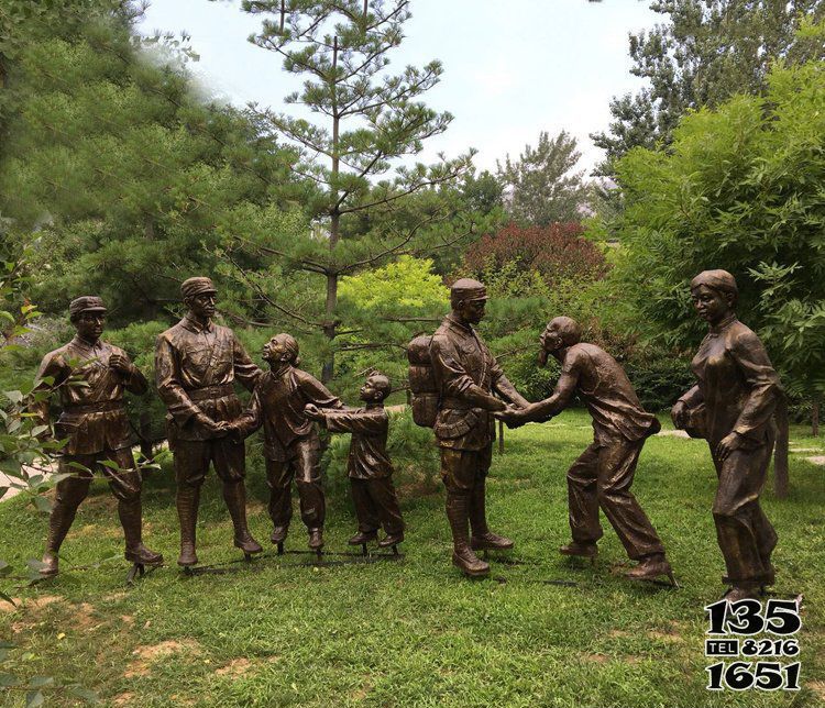 八路军雕塑-广场铜雕解放军战士八路军雕塑高清图片