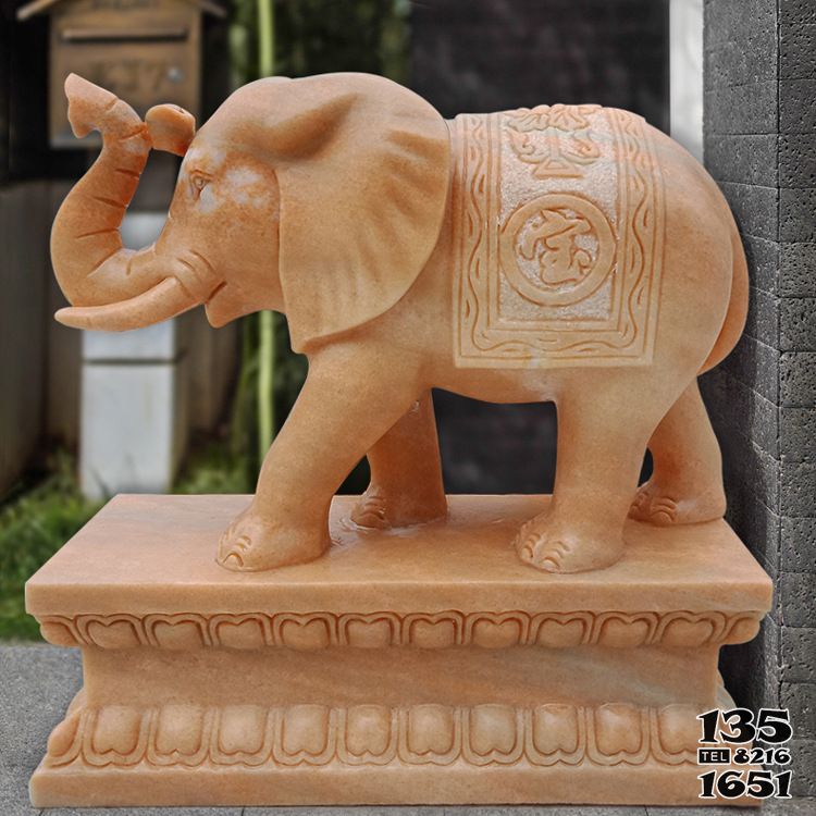 大象雕塑-庭院别墅晚霞红石雕浮雕镇宅招财大象雕塑高清图片
