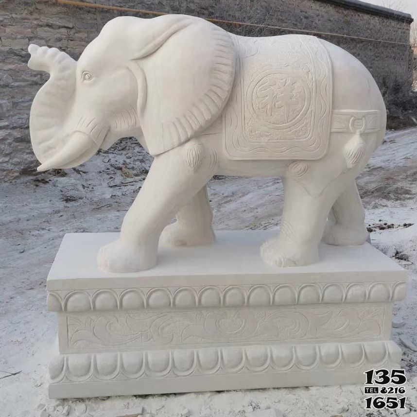 大象雕塑-法院门口汉白玉石雕翘起鼻子的大象雕塑高清图片