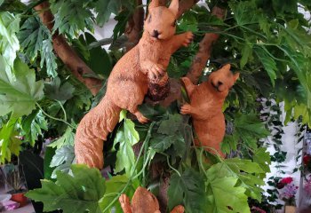 松鼠雕塑-丛林三只爬树的玻璃钢松鼠雕塑