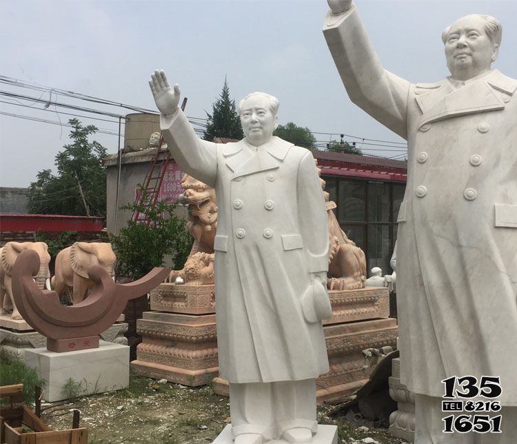毛泽东雕塑-汉白玉挥手的户外广场伟人石雕毛泽东雕塑高清图片