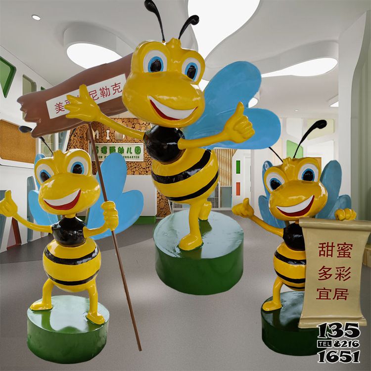 蜜蜂雕塑-游乐场商场街边摆放仿真卡通那标识牌玻璃钢蜜蜂雕塑高清图片