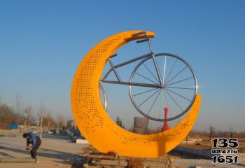 自行车雕塑-创意镂空不锈钢城市月亮自行车雕塑