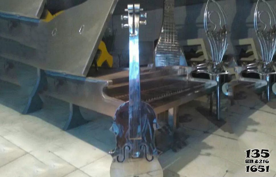 乐器雕塑-校园不锈钢吉他乐器雕塑高清图片