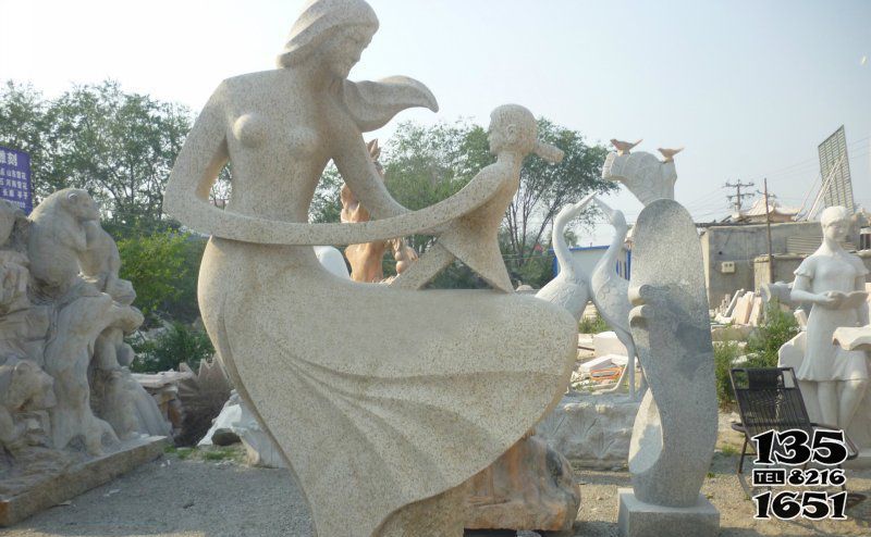 母女雕塑-公园汉白玉景观-石雕母女雕塑高清图片