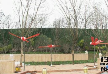 蜻蜓雕塑-儿童游乐园三只红色玻璃钢蜻蜓雕塑