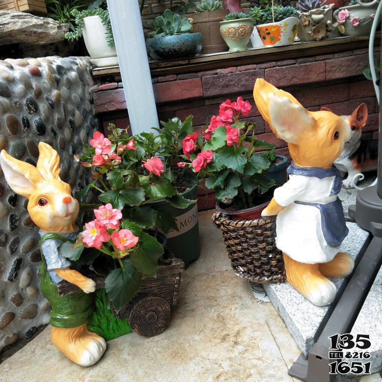 兔子雕塑-户外景观装饰品摆件树脂可爱兔子雕塑高清图片