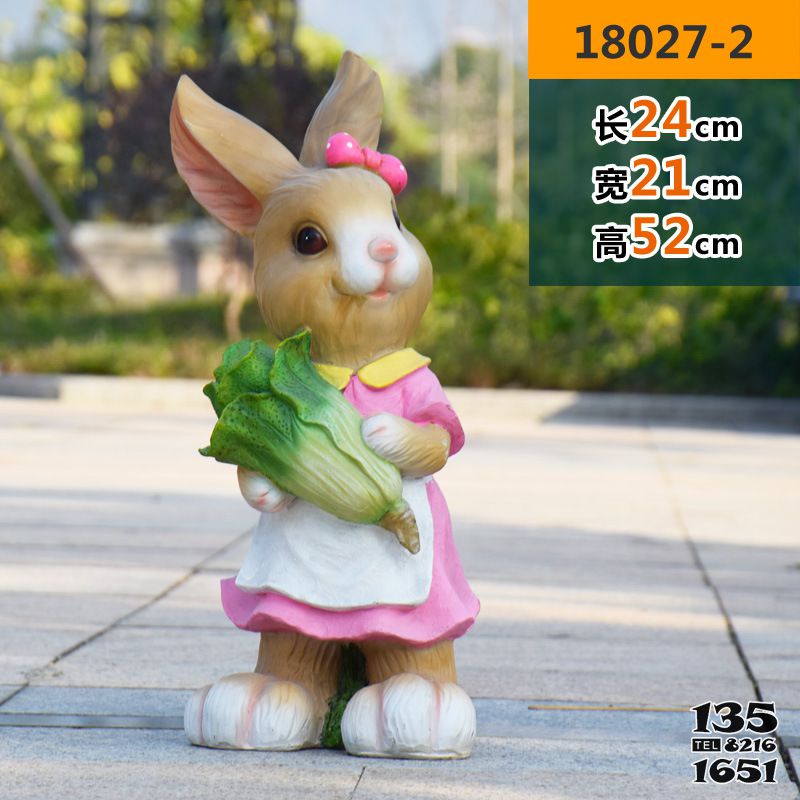 兔子雕塑-街道一只呆萌拿白菜的树脂兔子雕塑高清图片